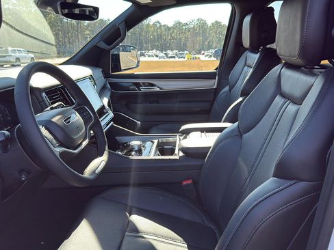 New 2026 Jeep Grand Wagoneer Limited AWD/4WD image 15