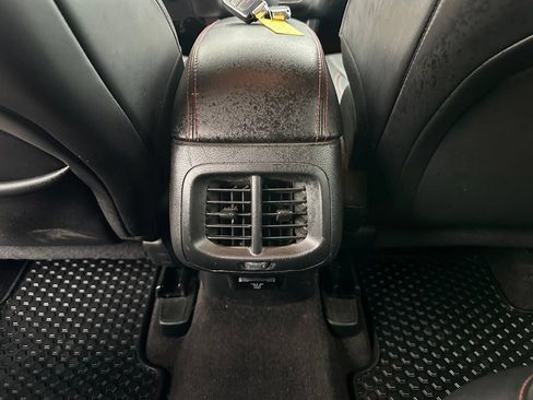 Used 2018 Jeep Cherokee Trailhawk AWD/4WD image 24