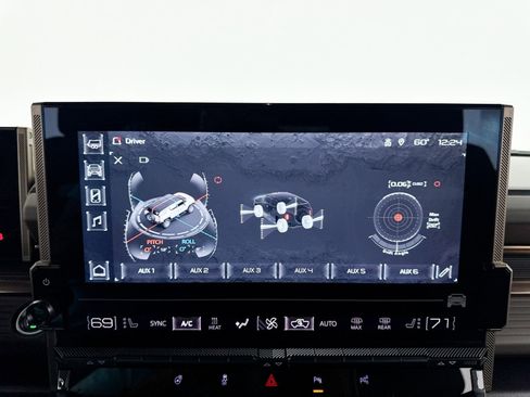 Used 2025 GMC Hummer EV 2X image 11