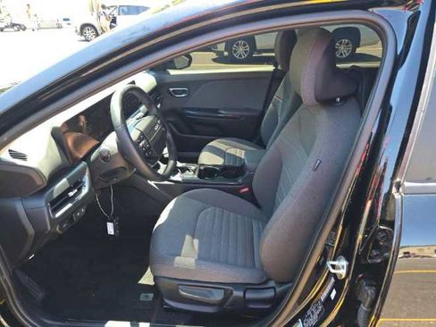 Used 2025 Kia K4 EX FWD image 7