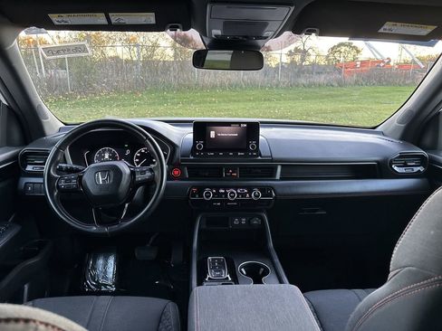 Used 2023 Honda Pilot Sport image 5