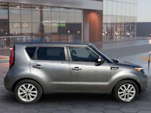 Used 2018 Kia Soul + FWD image 15