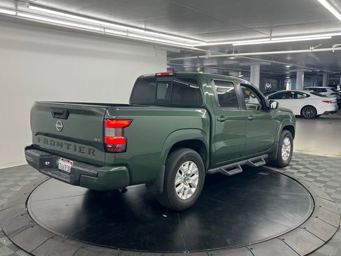 Used 2022 Nissan Frontier SV w/ Technology Package image 4