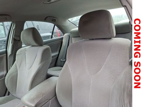 Used 2010 Toyota Camry LE image 12