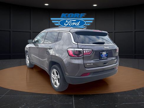 Used 2024 Jeep Compass Latitude image 3