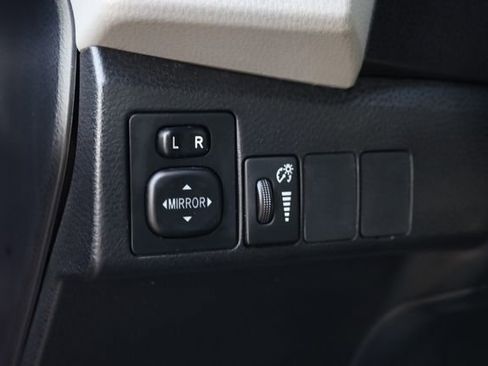 Used 2015 Toyota Corolla LE image 11