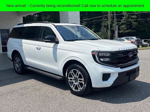 Used 2025 Ford Expedition Active AWD/4WD image 21