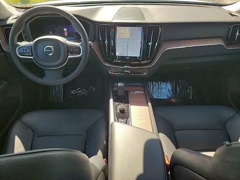 Used 2023 Volvo XC60 B5 Plus w/ Protection Package Premier image 8