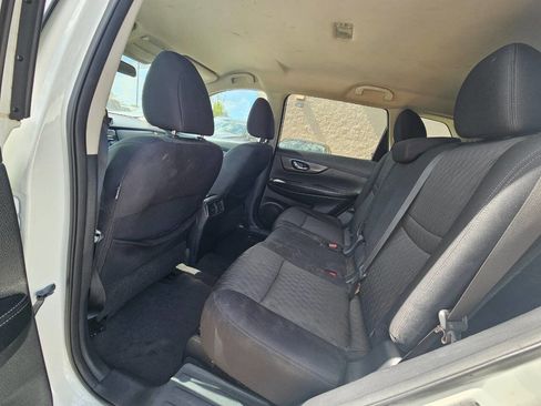 Used 2017 Nissan Rogue SV image 8