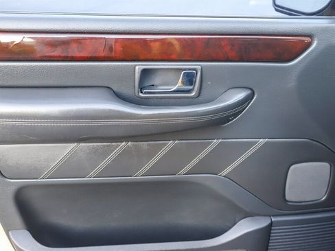 Used 2002 Land Rover Range Rover HSE image 29