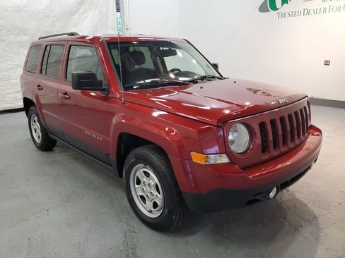 Used 2017 Jeep Patriot Sport w/ Power Value Group AWD/4WD image 9