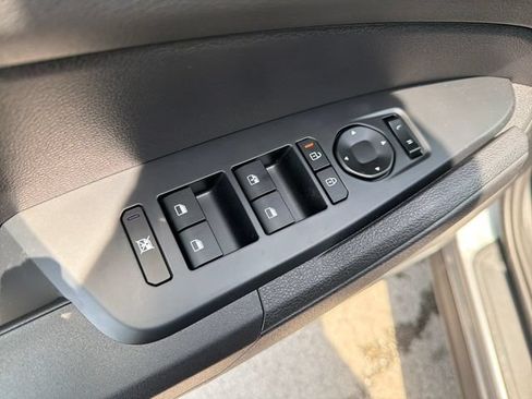 New 2026 Kia Sportage LX FWD image 17