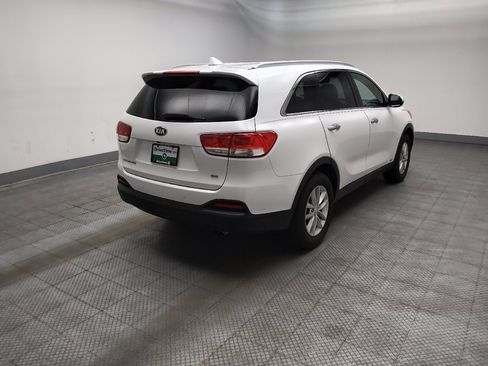Used 2018 Kia Sorento AWD image 9