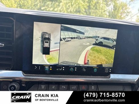 Used 2024 Chevrolet Silverado 2500 High Country w/ High Country Premium Package AWD/4WD image 19