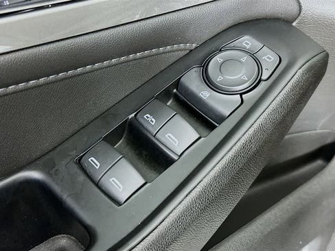 Used 2023 Chevrolet Traverse LT w/ Midnight/Sport Edition image 29