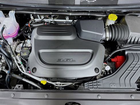 New 2026 Chrysler Pacifica Limited w/ S Appearance Package FWD image 30