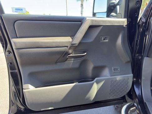 Used 2007 Nissan Titan LE w/ Tow Pkg AWD/4WD image 11