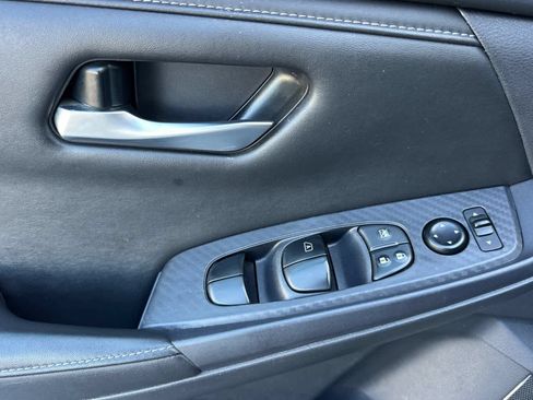 Used 2024 Nissan Sentra SV FWD image 13