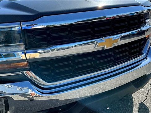 Used 2018 Chevrolet Silverado 1500 LT w/ All Star Edition image 22