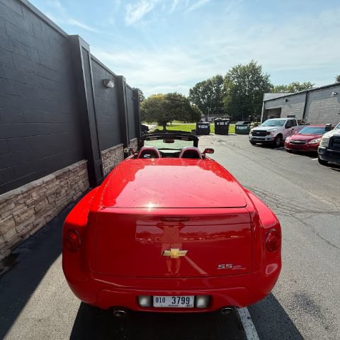 Used 2003 Chevrolet SSR w/ Preferred Equipment Group RWD image 4