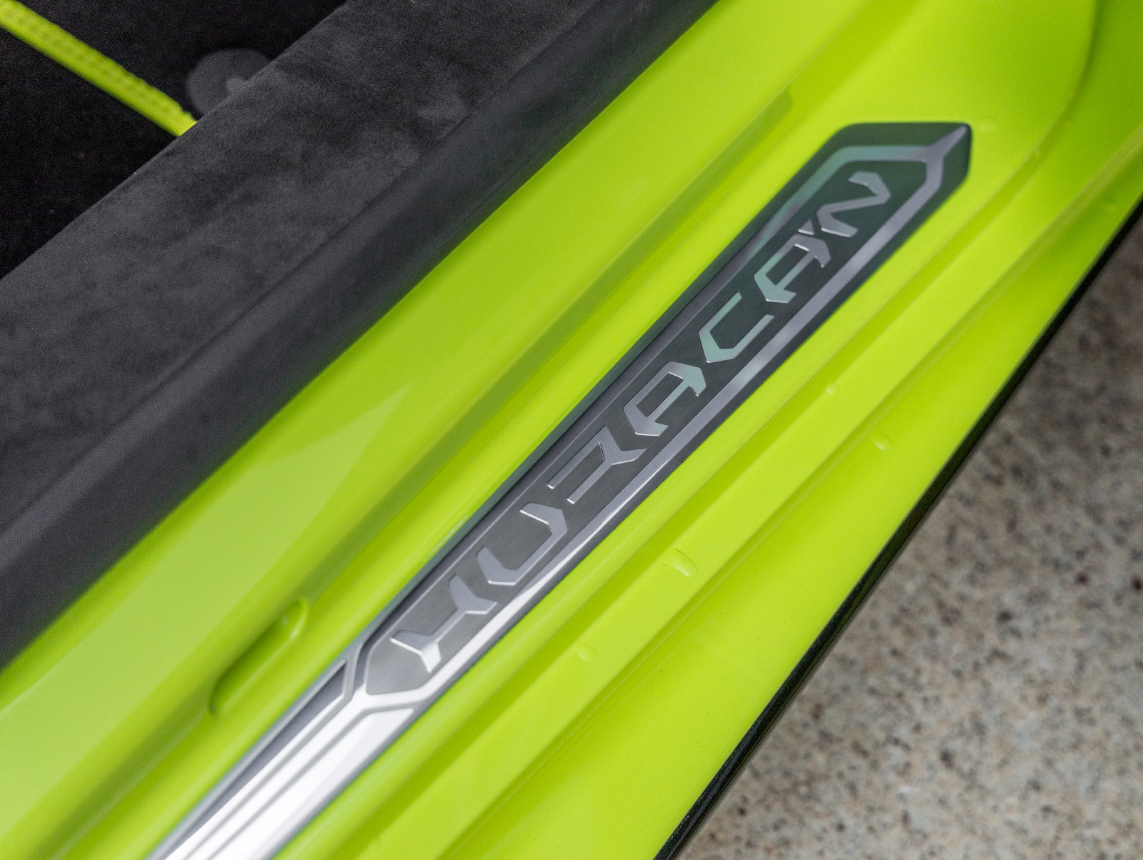 Used 2024 Lamborghini Huracan Tecnica RWD image 39