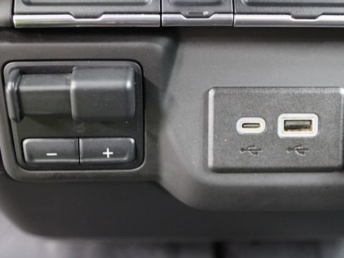 Used 2024 Chevrolet Silverado 2500 Custom AWD/4WD image 55