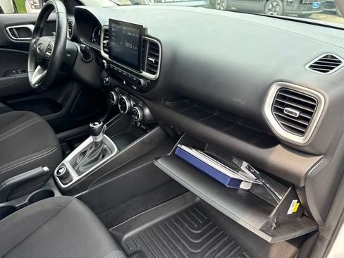 Used 2024 Hyundai Venue SEL FWD image 27