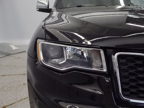 Certified 2020 Jeep Grand Cherokee Limited w/ Luxury Group II AWD/4WD image 3
