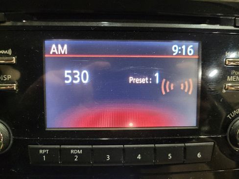 Used 2017 Nissan Rogue SV image 25