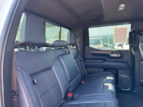 Used 2023 Chevrolet Silverado 1500 High Country w/ High Country Premium Package AWD/4WD image 25