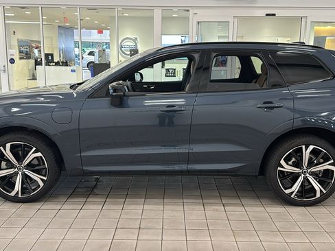 Used 2024 Volvo XC60 T8 Ultimate w/ Protection Package Premier AWD/4WD image 8