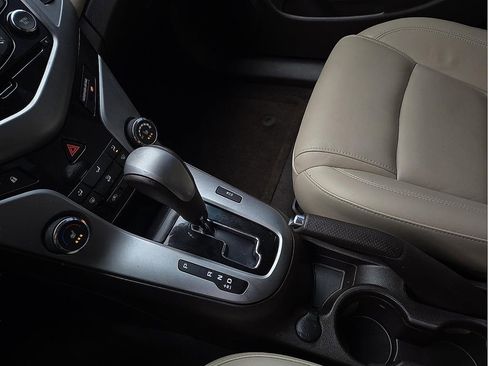 Used 2013 Chevrolet Cruze LT image 20