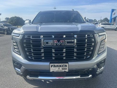 Used 2025 GMC Yukon XL Denali Ultimate AWD/4WD image 5