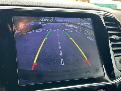 Used 2024 Jeep Grand Cherokee Limited image 24