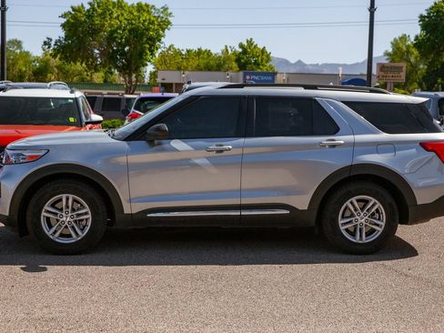Used 2023 Ford Explorer XLT RWD image 8