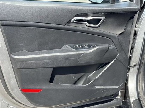 Certified 2023 Kia Sportage LX image 11