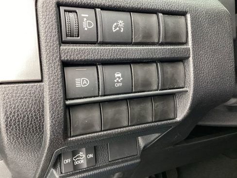 Certified 2025 Toyota Tacoma SR5 w/ SR5 Upgrade Package image 25