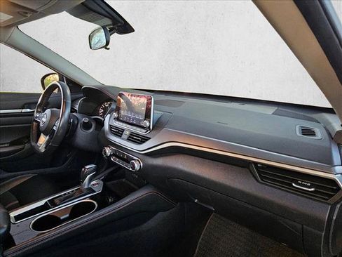 Used 2024 Nissan Altima 2.5 SR image 22