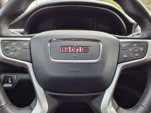 Used 2023 GMC Acadia SLT image 17