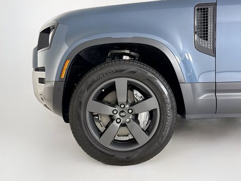 Used 2025 Land Rover Defender 110 S image 27