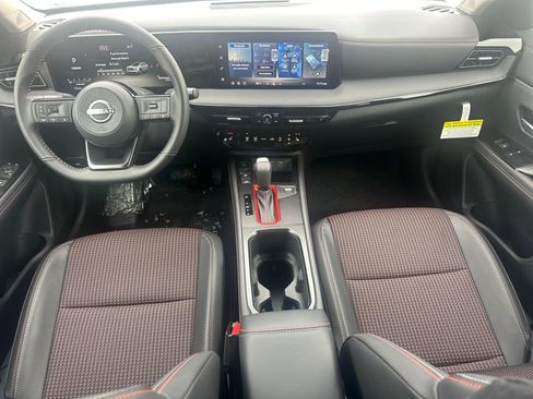 New 2026 Nissan Kicks SR w/ Cold Weather Package image 16