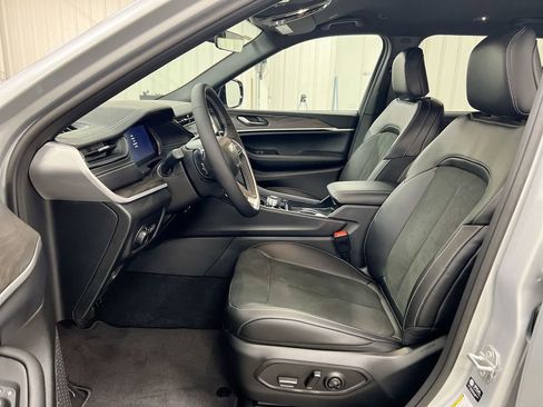 New 2026 Jeep Grand Cherokee L 4WD image 20