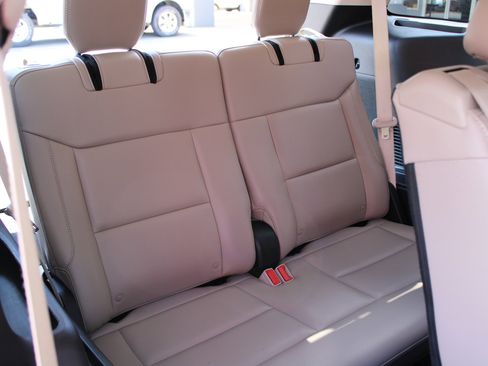 Used 2024 Ford Explorer Limited image 14