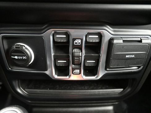 Used 2023 Jeep Gladiator Sport image 28