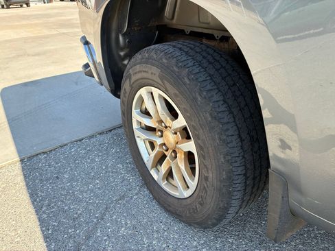 Used 2019 Chevrolet Silverado 1500 LT w/ Texas Edition AWD/4WD image 14
