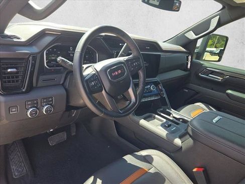 Used 2024 GMC Sierra 2500 AT4 w/ AT4 Preferred Package AWD/4WD image 10