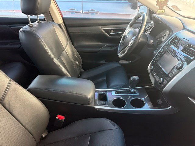 Used 2013 Nissan Altima 2.5 SL w/ Technology Pkg FWD image 3