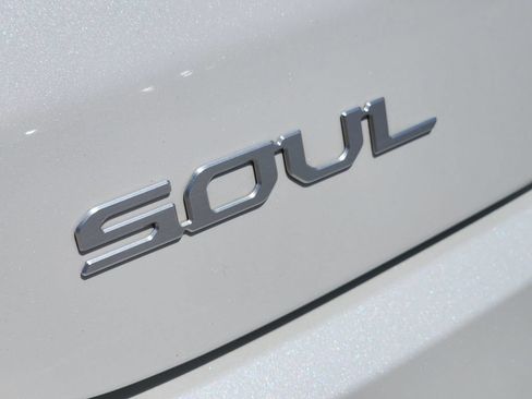 Certified 2025 Kia Soul LX w/ LX Technology Package FWD image 16