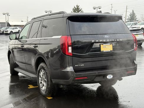 Certified 2025 Ford Expedition Active image 11