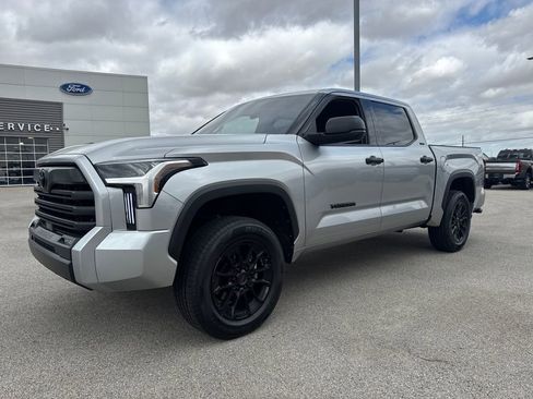 Used 2023 Toyota Tundra SR5 AWD/4WD image 2